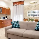 Lazzarella House